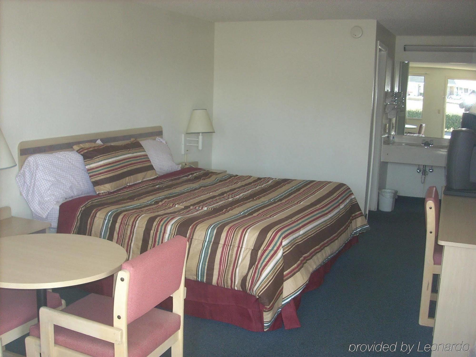 Rodeway Inn Elkton Habitación foto