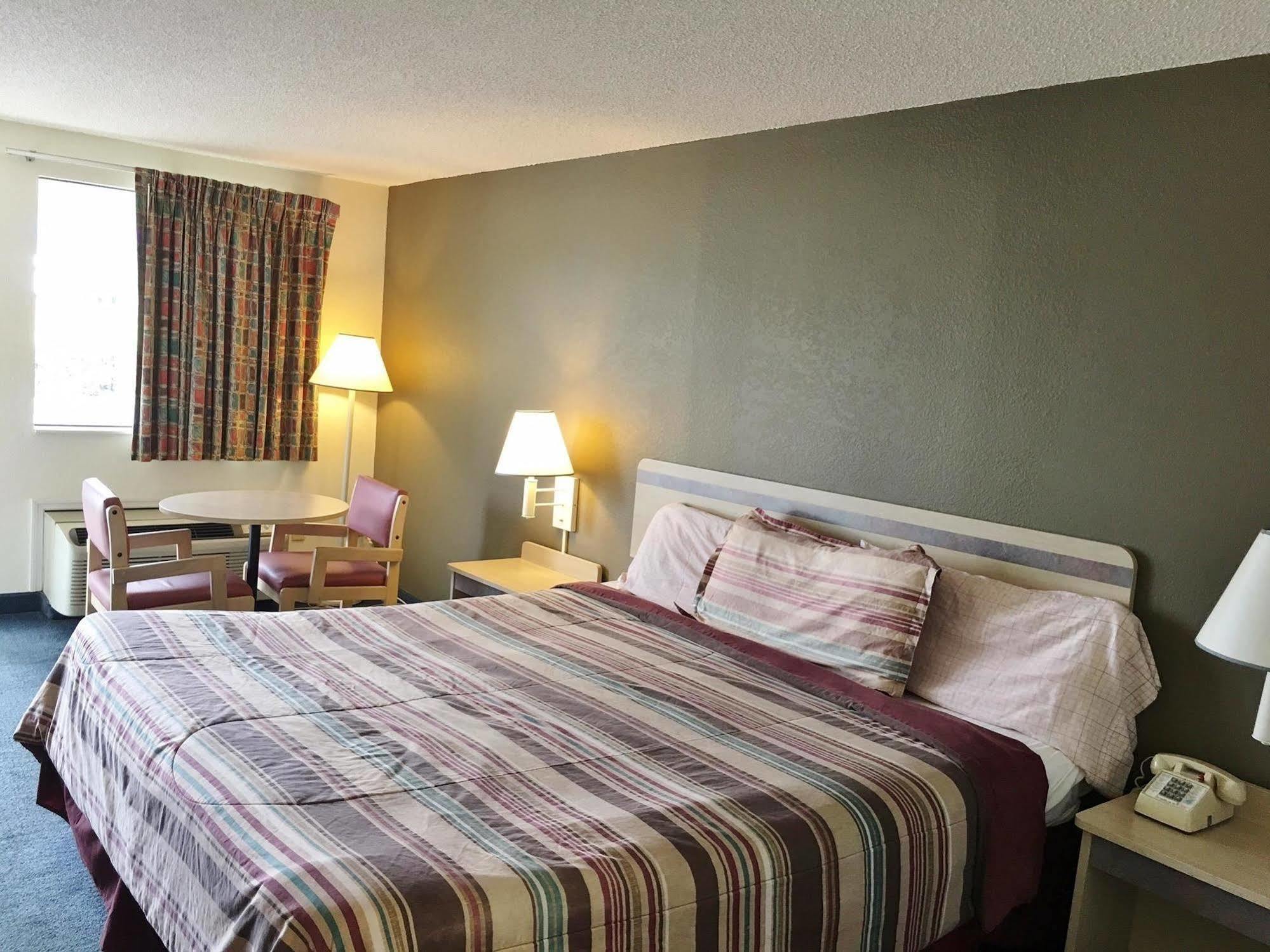 Rodeway Inn Elkton Exterior foto